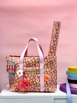 Preview: 50x70 cm Zuschnitt Kunstleder Happy Collection Leo Terracotta/Lachs by Cherry Picking von Swafing